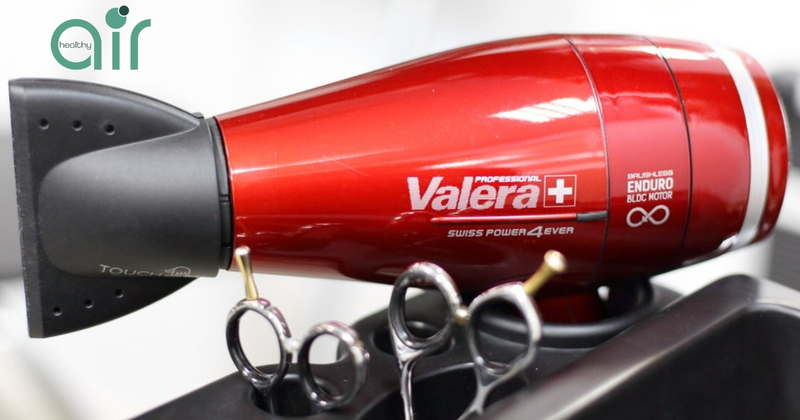 So sánh máy sấy tóc thường và...