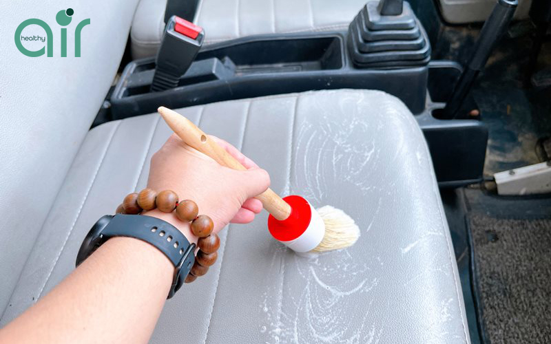 Cần lưu ý điều gì khi vệ sinh ghế da trên xe ô tô?